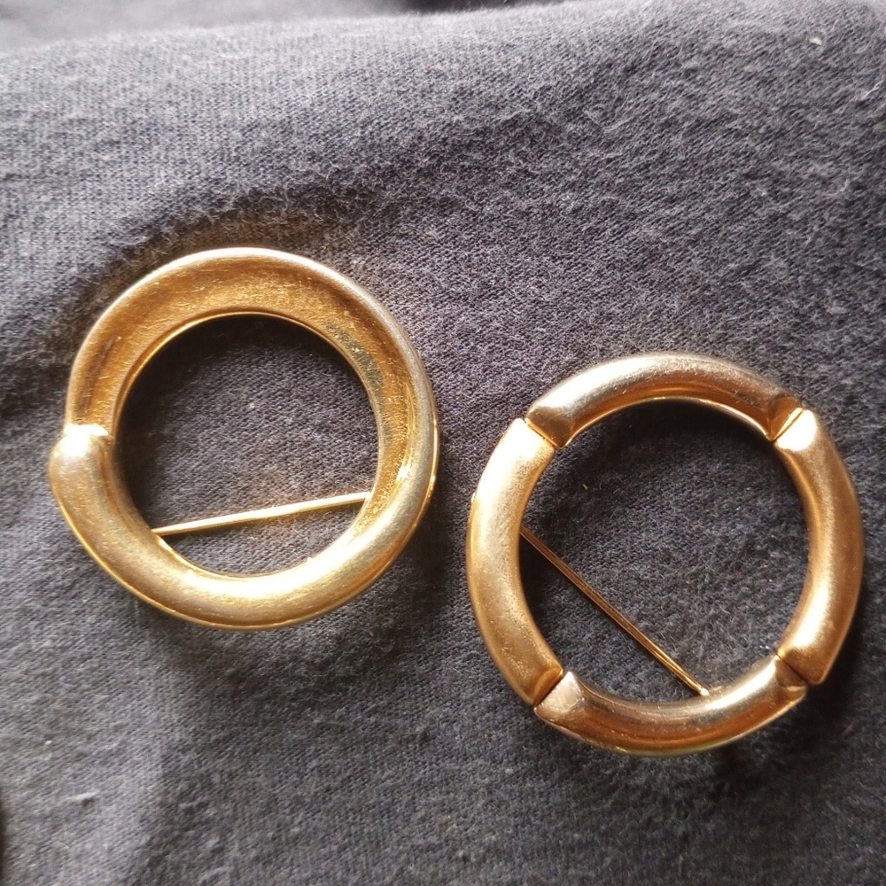 Vintage, Monet! Set of 2 brooches.Goldtone,signed